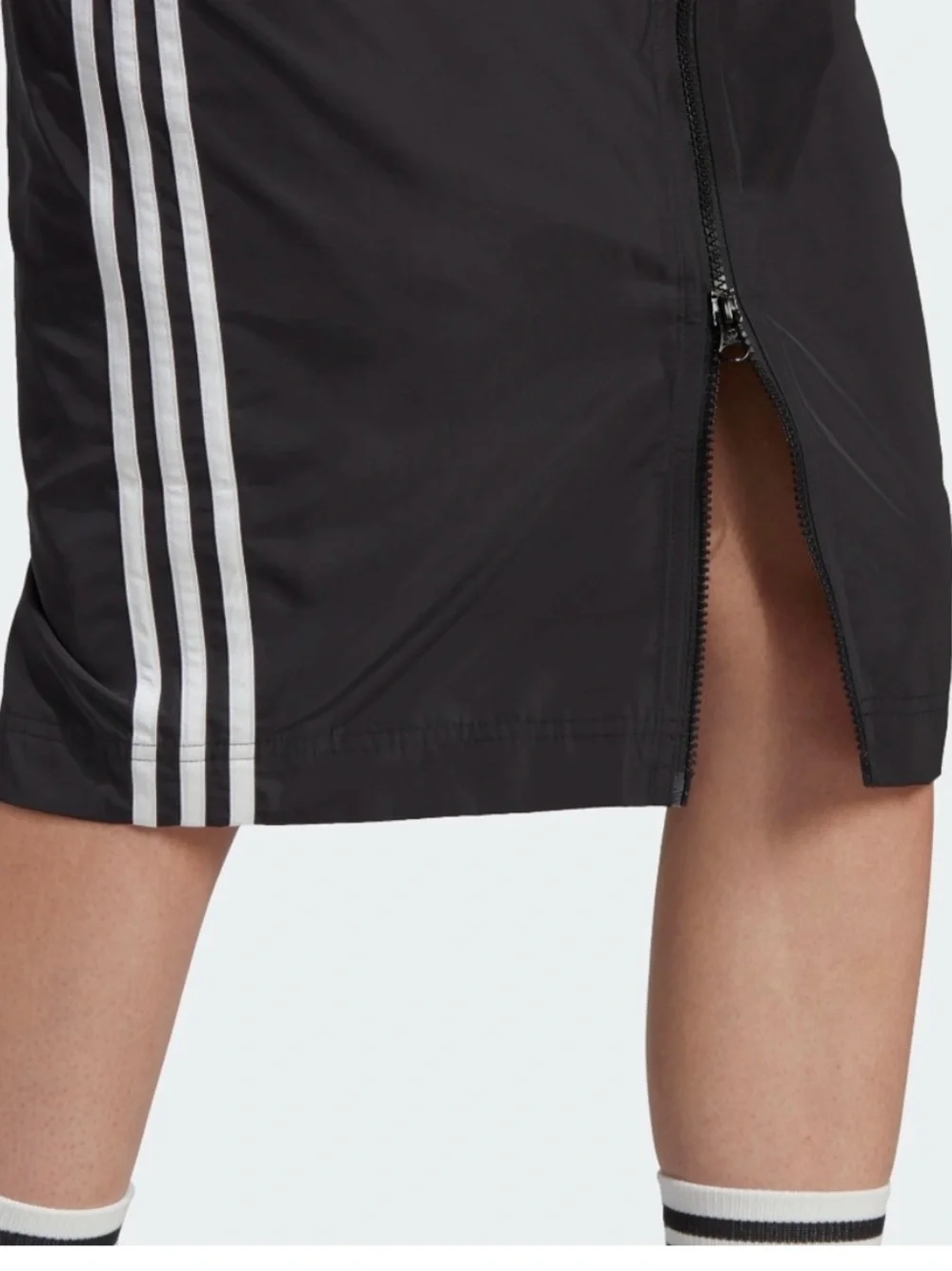 adidas striking stripes